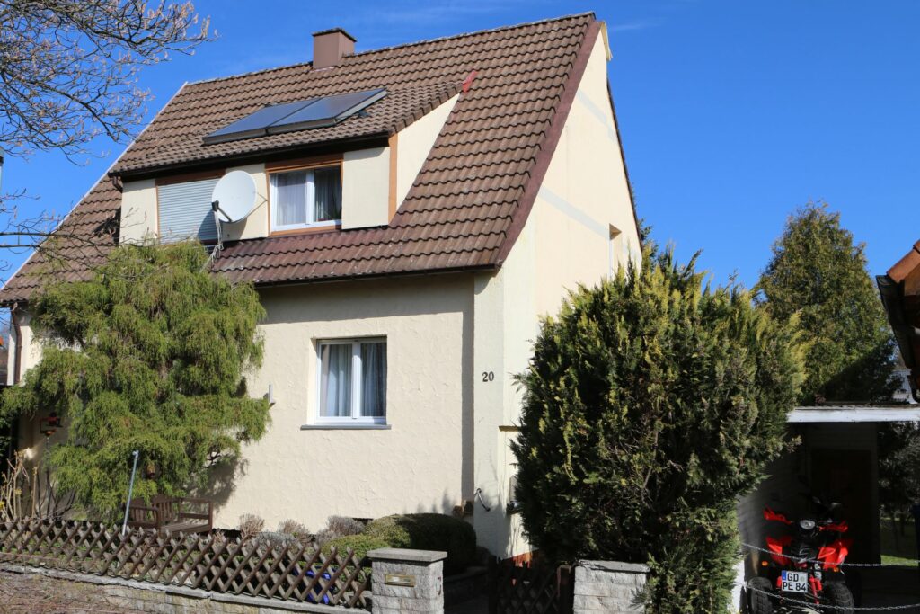 Gschwend - Auf dem Kugelwasen - Hausnummer 20 - 2020000000